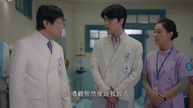 《雖然是精神病但沒關係》細思極恐細節3:文英爸的關鍵場景都有她
