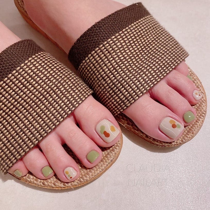 >>右滑圖片