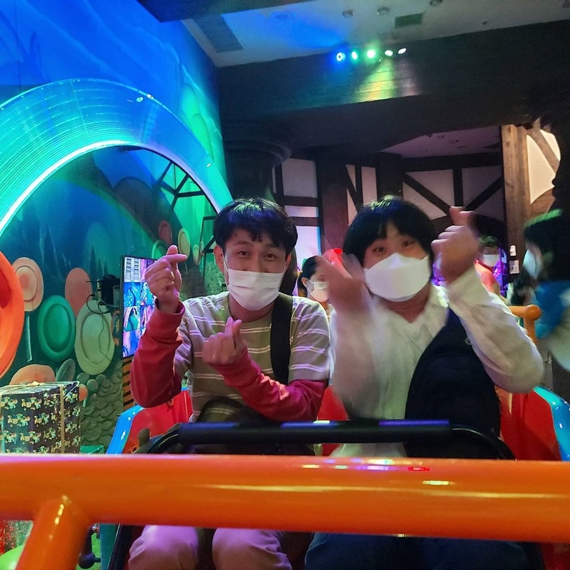《雖然是精神病但沒關係》戲外也超暖!吳政世陪智力障礙者逛遊樂園