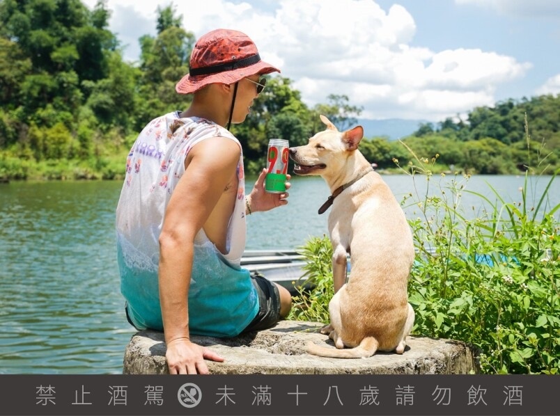 臺虎精釀推出「9.99%臺虎瓜啤狗」,鹽味西瓜+葡萄柚風味,享受微醺還能幫助流浪狗!