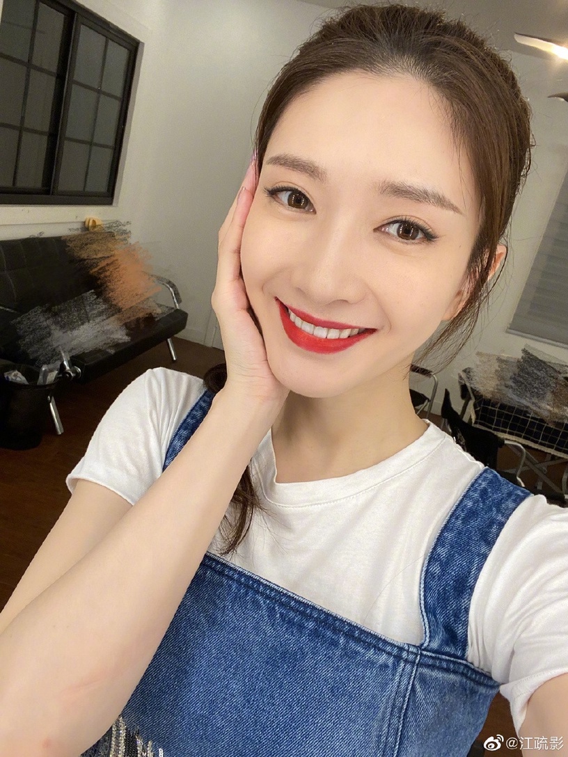 《三十而已》王漫妮唇膏公開!江疏影戲裡戲外擦蘭蔻196