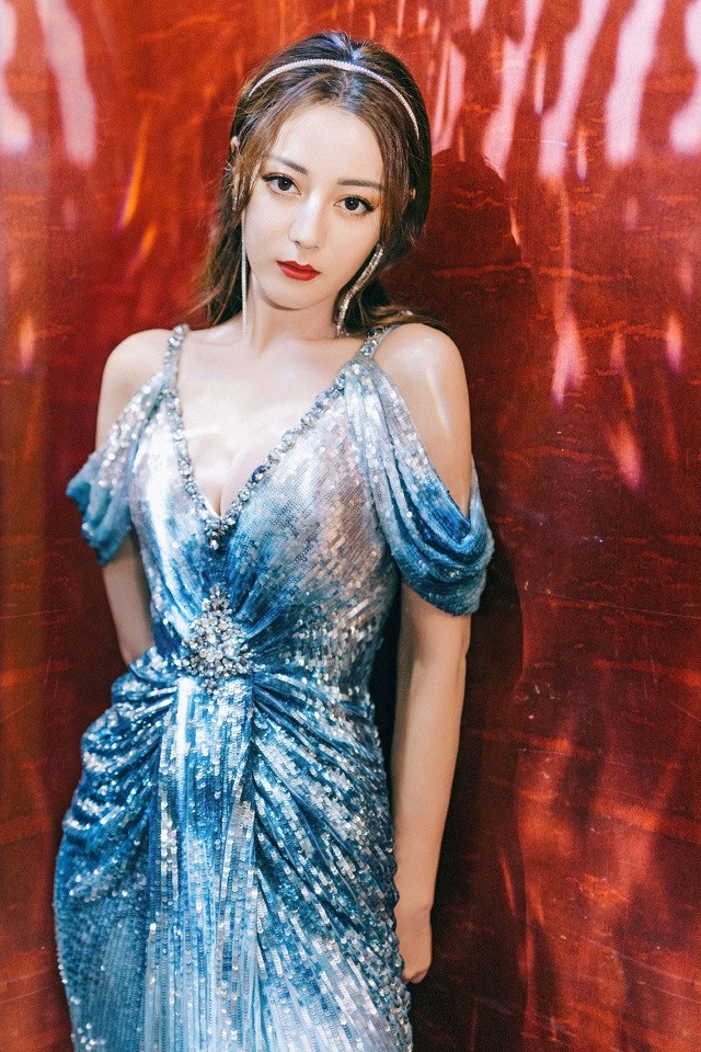 「沙漏身形」美腿女神4:迪麗熱巴