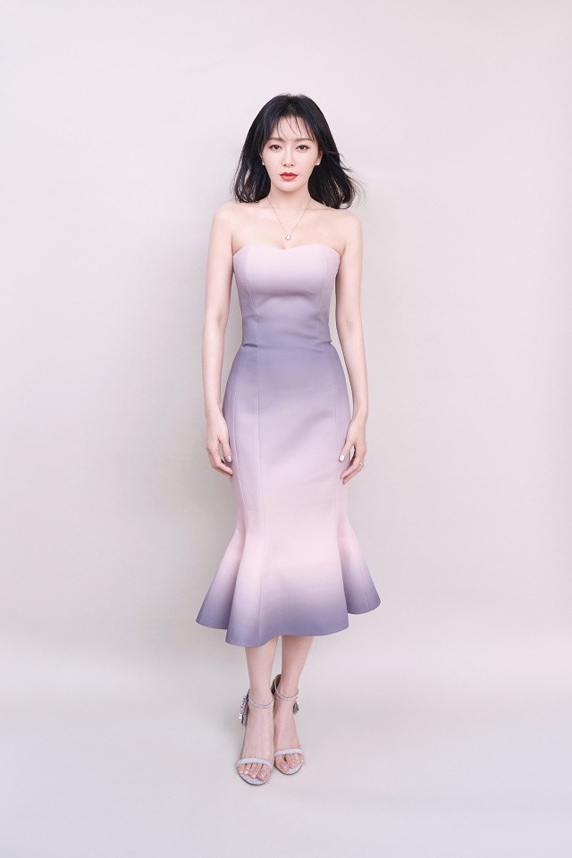 「沙漏身形」美腿女神6:秦嵐