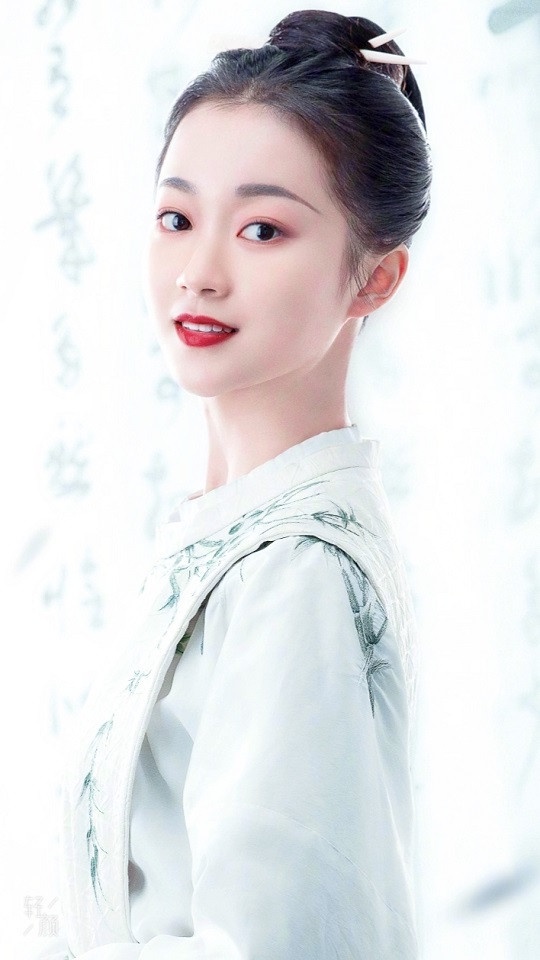 熱播甜寵劇古裝女神8:嚴伊依 飾演《青青子衿》趙清禾