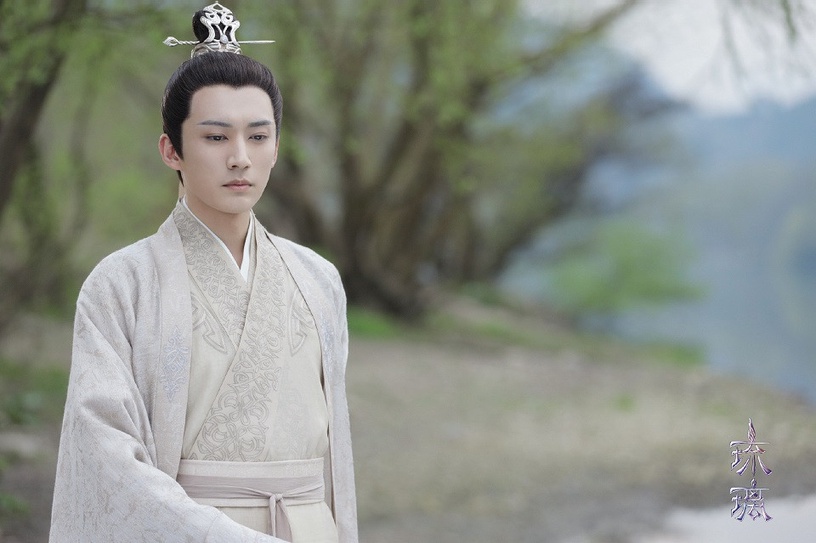 《琉璃》古裝男神穿時裝2:劉學義 飾演 昊辰
