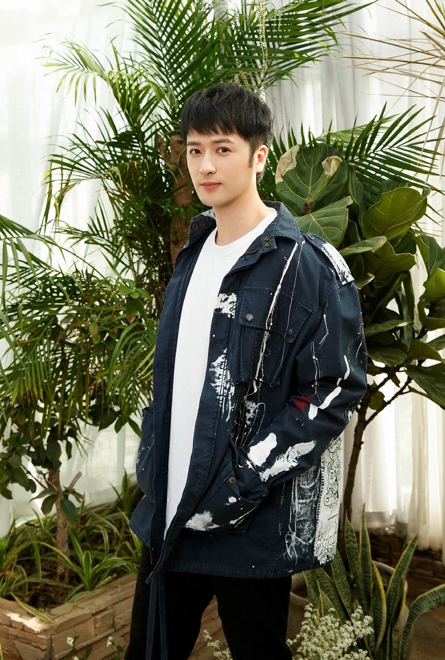 《琉璃》古裝男神穿時裝9:姚奕辰 飾演 亭奴