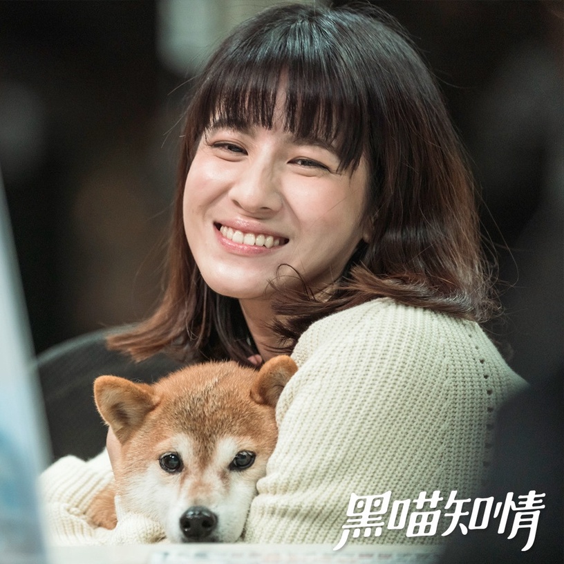 【劇評專欄】《黑喵知情》連俞涵:在天使般的角色中,體悟自己的與世無爭
