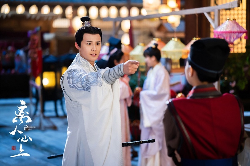 熱播甜寵劇古裝男神1:鄭業成 飾演《離人心上》薛曜