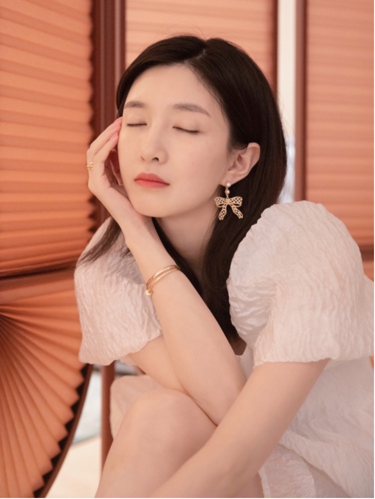 江疏影穿搭成精!江疏影穿搭4重點穿出精緻女人味