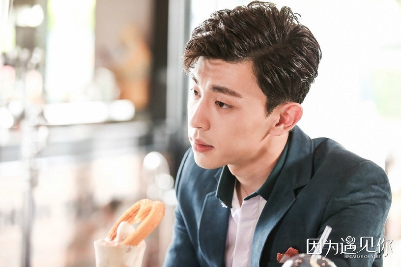 擁有三部高知名度代表作的潛力男星8:鄧倫《因為遇見你》、《楚喬傳》、《香蜜沉沉燼如霜》