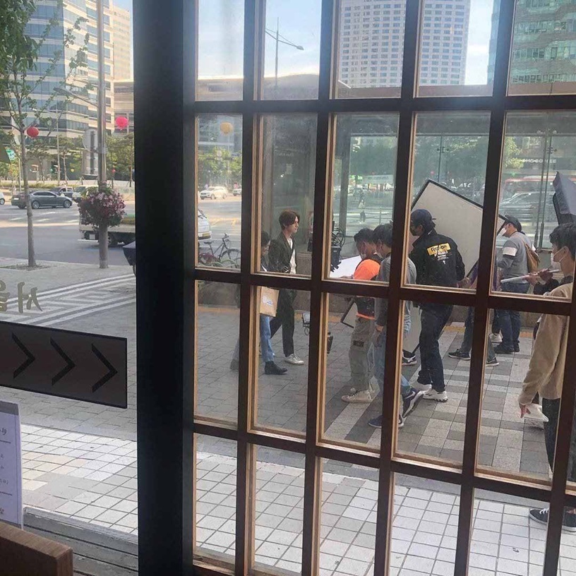 《九尾狐傳》飯拍路透!李棟旭185公分大長腿超顯眼!