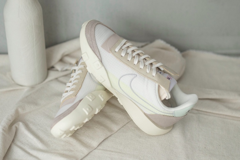 NIKE 粉彩球鞋「IVORY JADE」亮相!杏色麂皮+湖水綠異材質拼接,8/29 優雅開賣!
