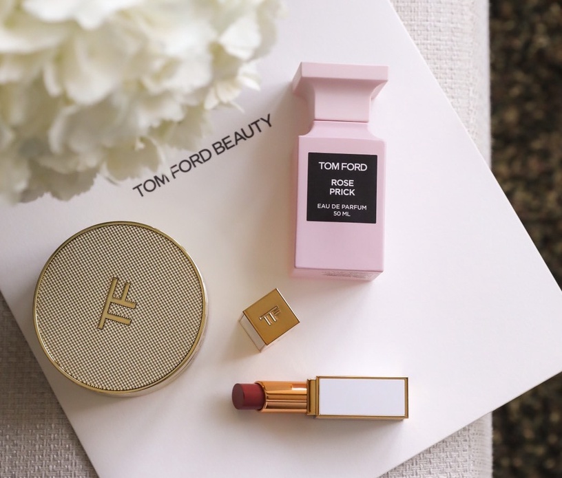 孫瑩瑩保養秘訣公開,隨身必備小棕瓶、TOMFORD彩妝