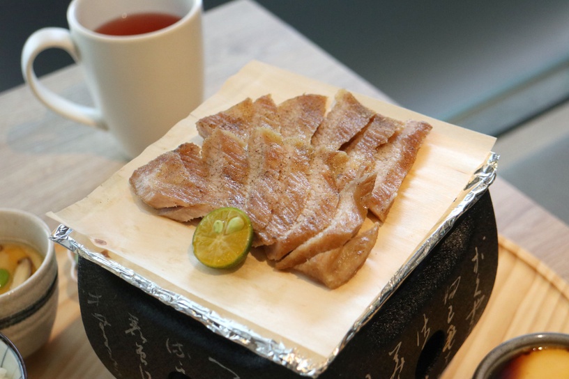 奶茶喝到飽!王品新品牌「町食就是定食」7品套餐,甜點抹茶冰淇淋、黑糖糰子必吃