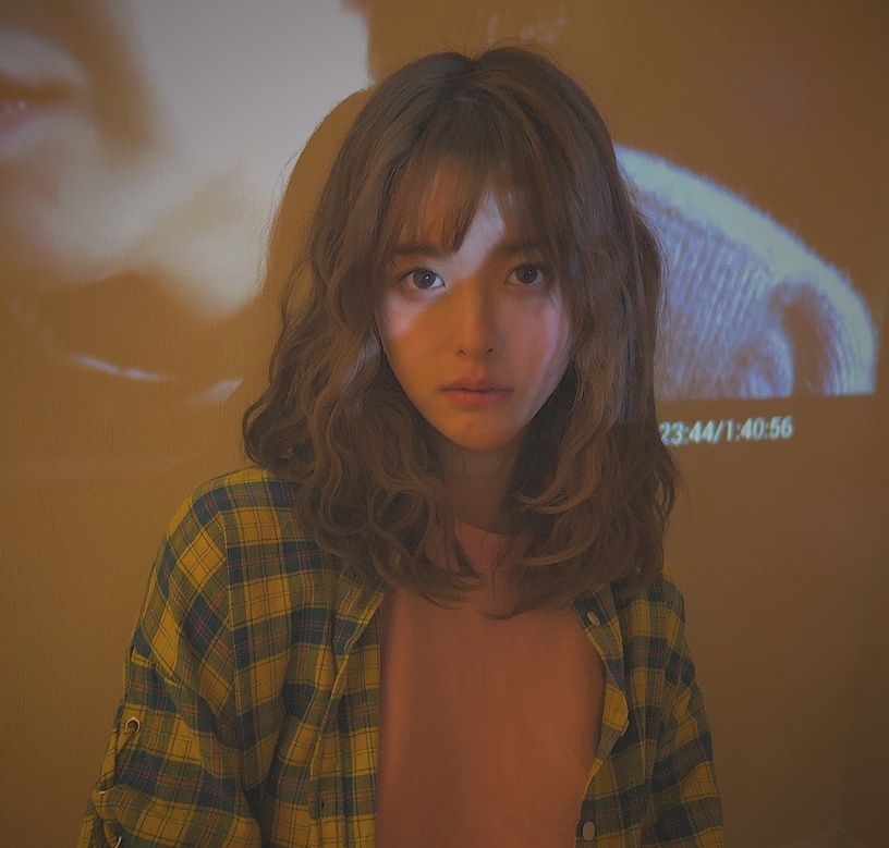 《以家人之名》女演員私服3:宋芳園 飾演 秦美央(小橙子)