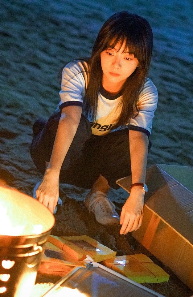 《以家人之名》女演員私服8:譚松韻 飾演 李尖尖