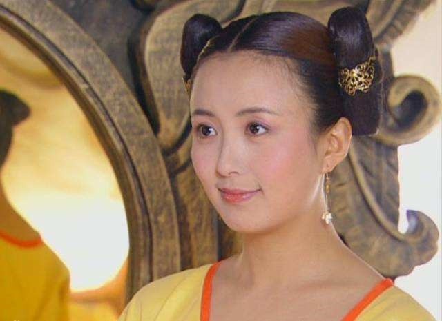 《以家人之名》演員古裝vs時裝:楊童舒(陳婷)《至尊紅顏》