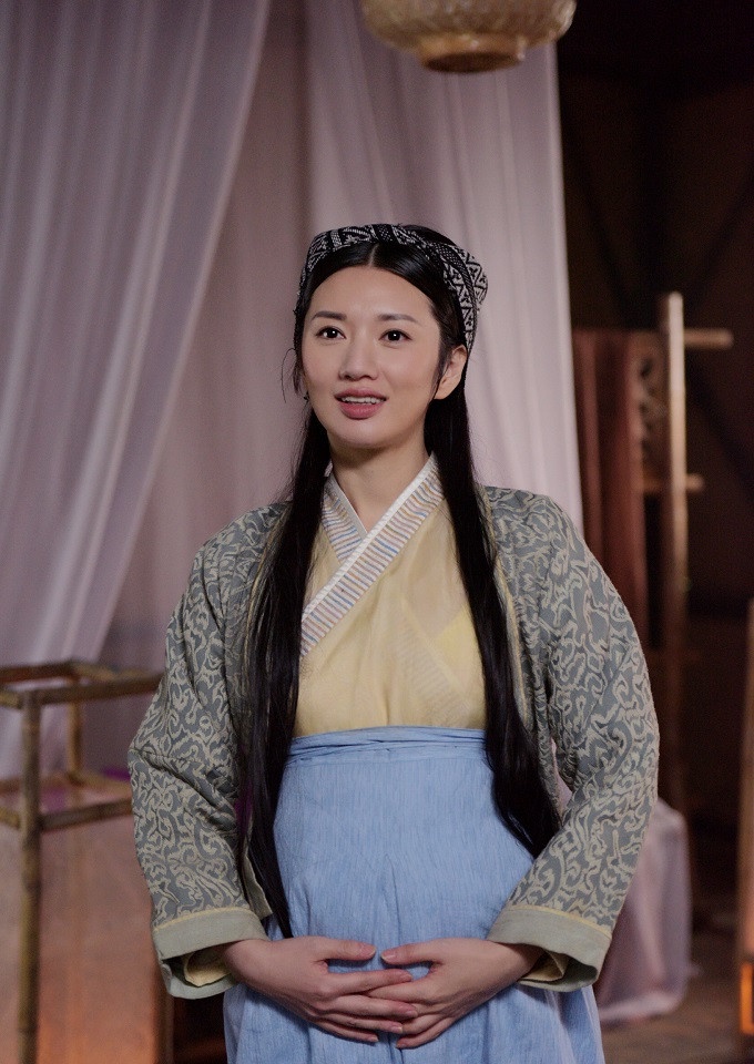 《以家人之名》演員古裝vs時裝:苑冉(賀梅)《傾世妖顏》