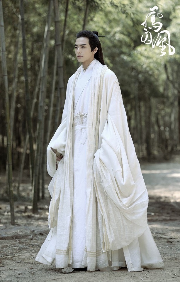 《以家人之名》演員古裝vs時裝:宋威龍(凌霄)《鳳囚凰》