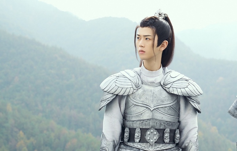 《以家人之名》演員古裝vs時裝:郁子陽(鄭舒然)