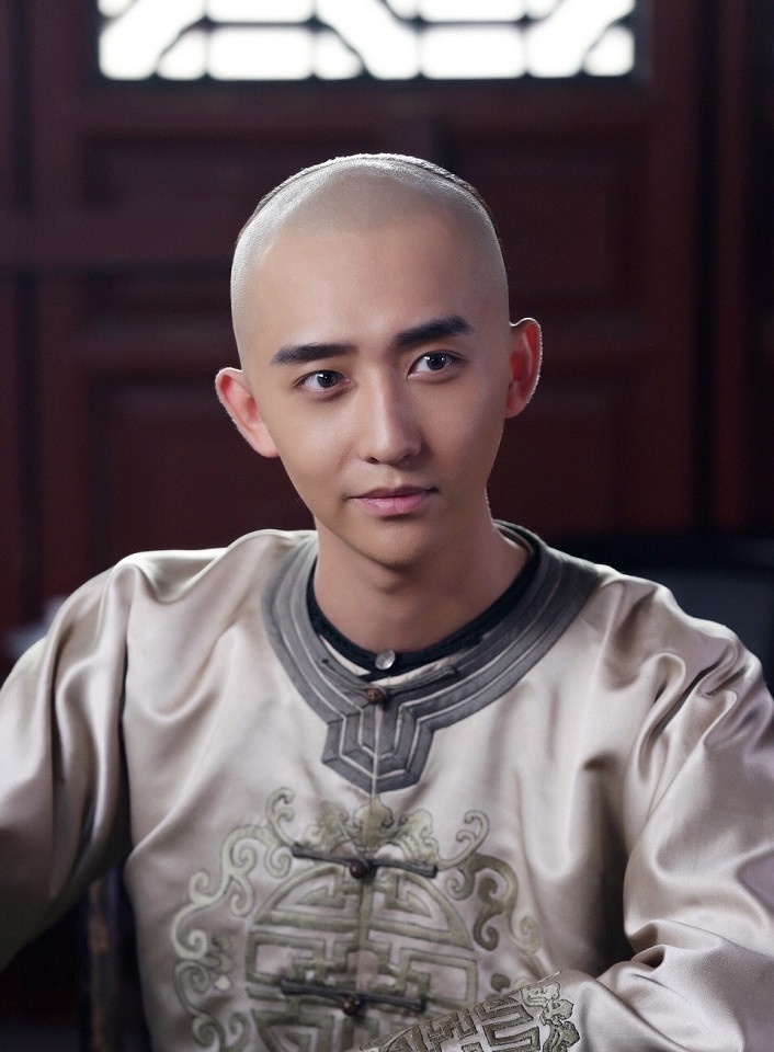 《以家人之名》演員古裝vs時裝:崔爾康(周淼)《御前廚神》、《降妖僧》