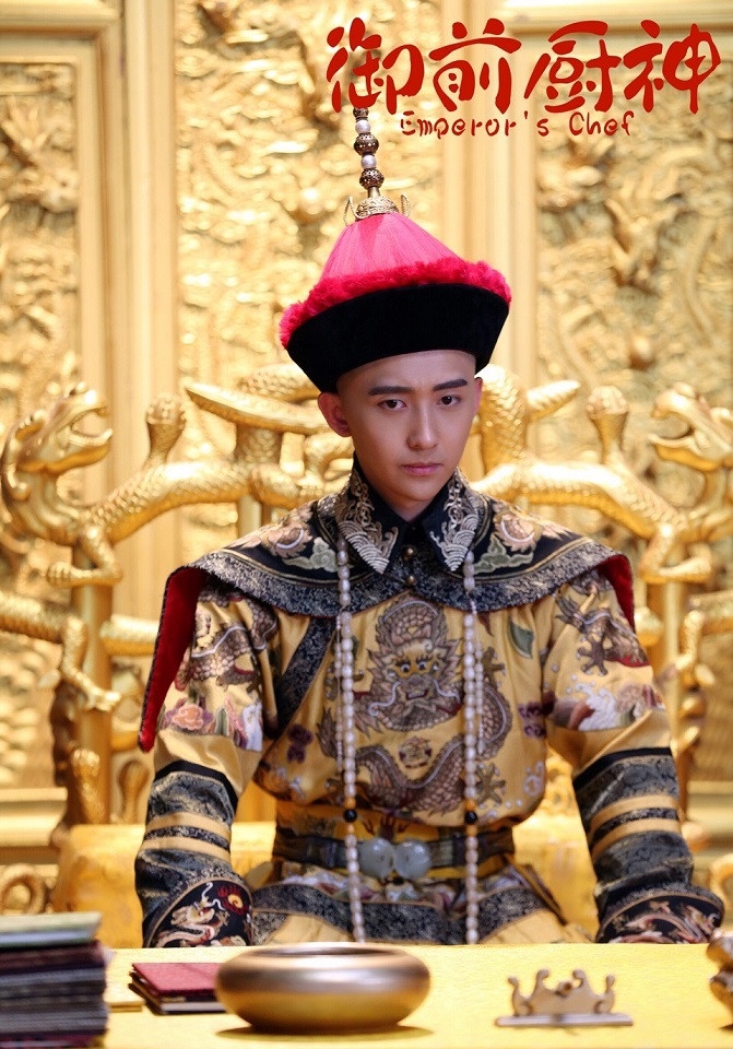 《以家人之名》演員古裝vs時裝:崔爾康(周淼)《御前廚神》、《降妖僧》