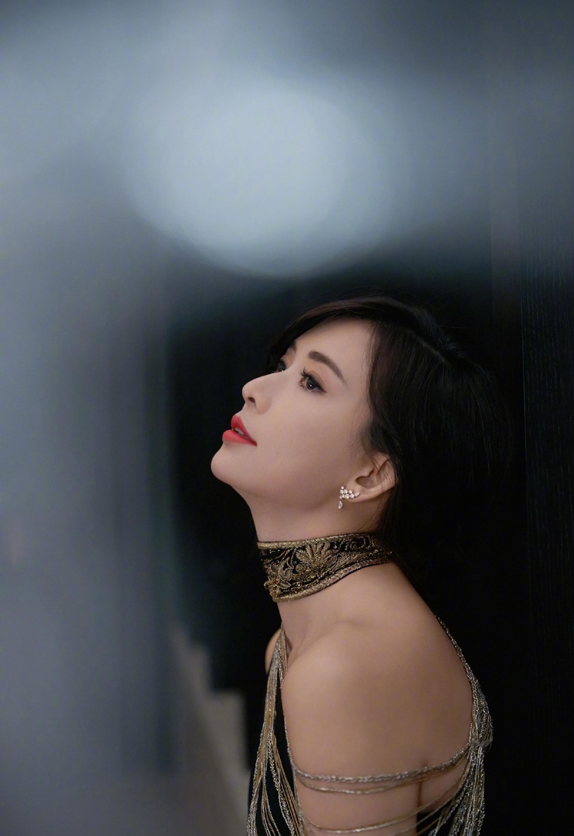 林志玲15句關於愛的語錄:「人總容易在愛情裡迷失,但,愛情不應該讓人失去自我。」