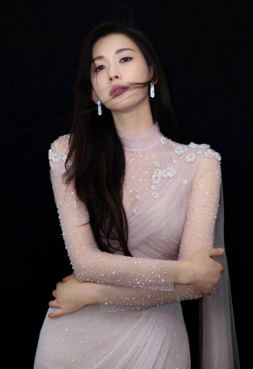 林志玲15句關於愛的語錄:「人總容易在愛情裡迷失,但,愛情不應該讓人失去自我。」
