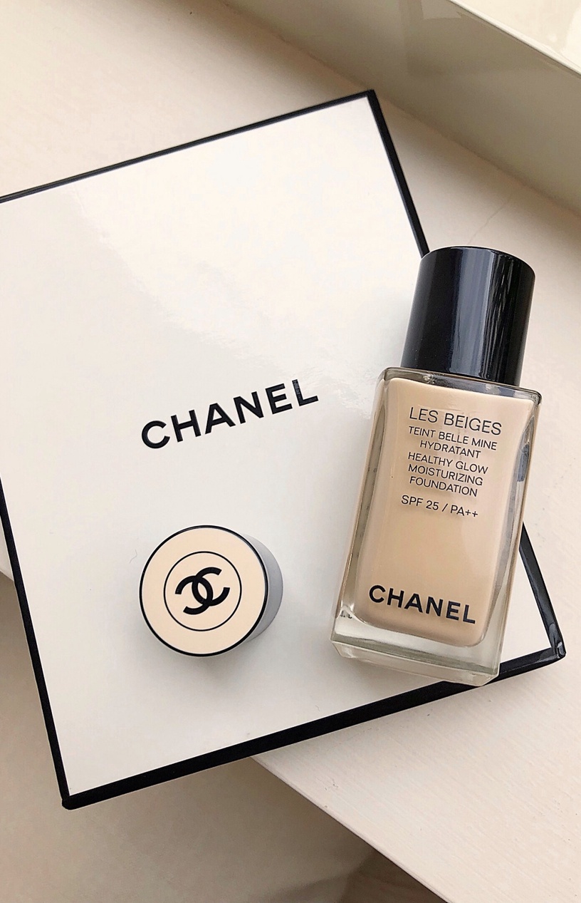 2020熱門底妝新品推薦2:Chanel 香奈兒恆潤裸光水慕絲粉底,NT.2350