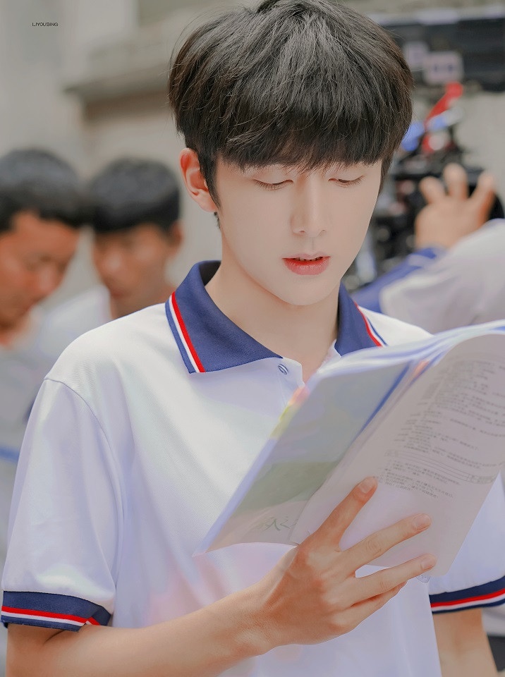 陸劇男星穿校服3:張新成《以家人之名》