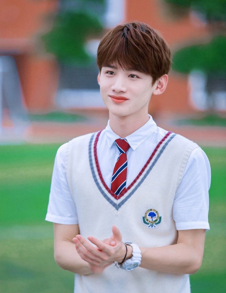 陸劇男星穿校服10:白敬亭《匆匆那年》、《夏至未至》