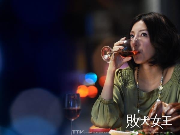 楊謹華、阮經天《敗犬女王》