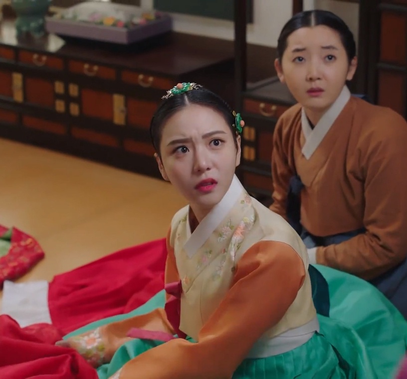 《揀擇-女人們的戰爭》老梗宮鬥把戲1:登場前夕,服裝被毀