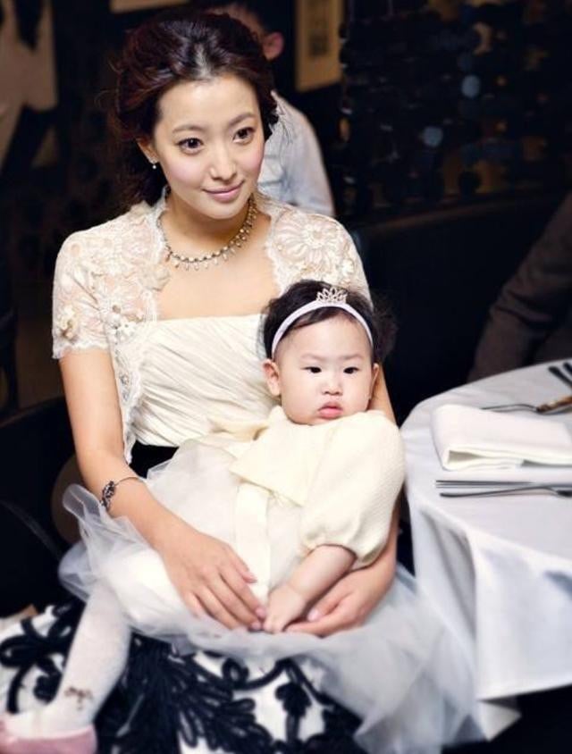 《Alice愛麗絲》金喜善曾因女兒顏值不高,陷入整容爭議!