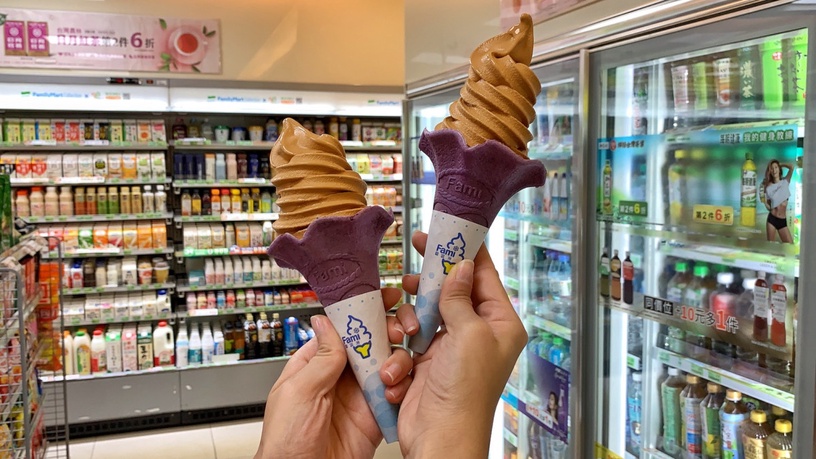 全家與珍煮丹聯名推「泰泰厚奶霜淇淋」！香濃泰奶冰加上加紫色餅皮9/20起登場！