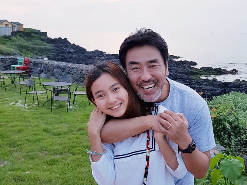 《7號房的禮物》小妍思長大了!清純美貌完全沒長歪、身材高挑纖瘦,明星臉神似金裕貞