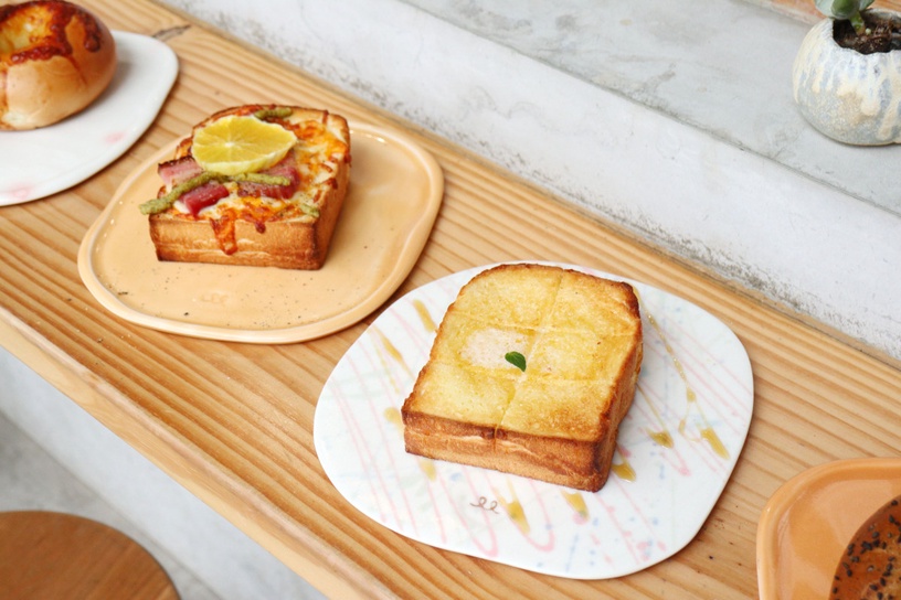 台東必吃早午餐店「人x人」!新鮮手作貝果&經典奶油厚片,超美店面好吃又好拍