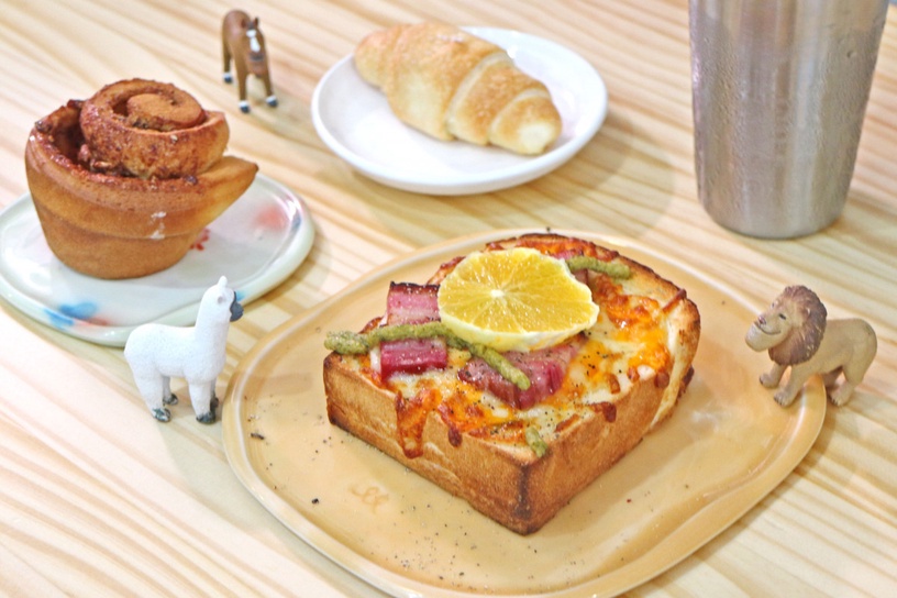 台東必吃早午餐店「人x人」!新鮮手作貝果&經典奶油厚片,超美店面好吃又好拍
