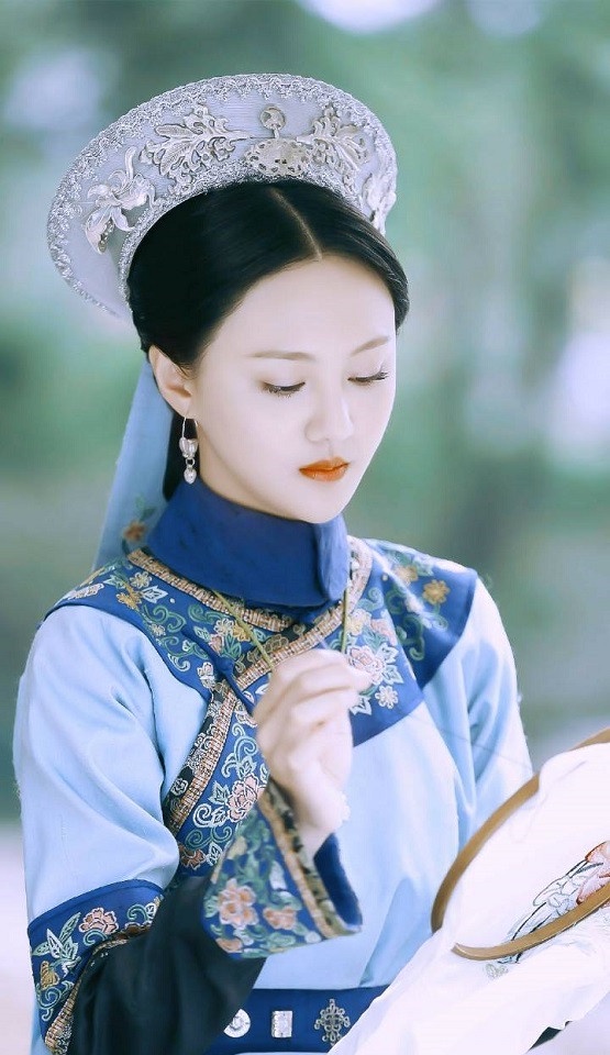 頂流小花的清宮劇造型4:鄭爽 飾演《寂寞空庭春欲晚》衛琳瑯