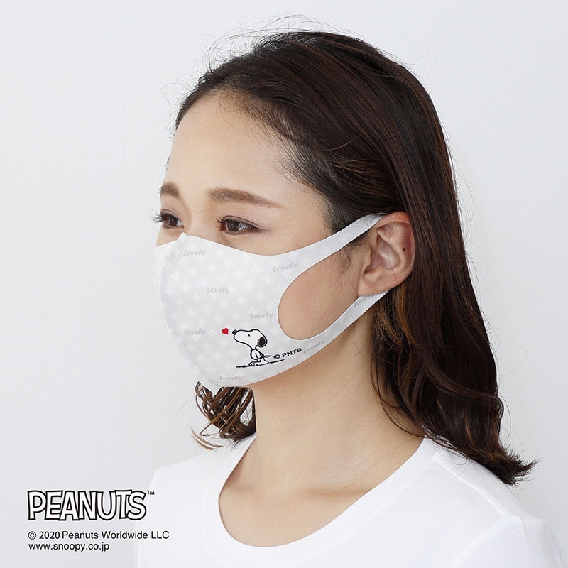 京都西川 X PEANUTS「史努比口罩」2,640日元(約NT$720)