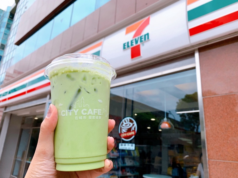 7-11「抹茶拿鐵」回歸了!新品「贅沢八女抹茶拿鐵」限時49元嚐鮮價,茶粉比過去更高級