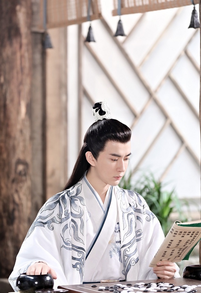 《明月曾照江東寒》古裝男神&女神1:于朦朧 飾演 林放