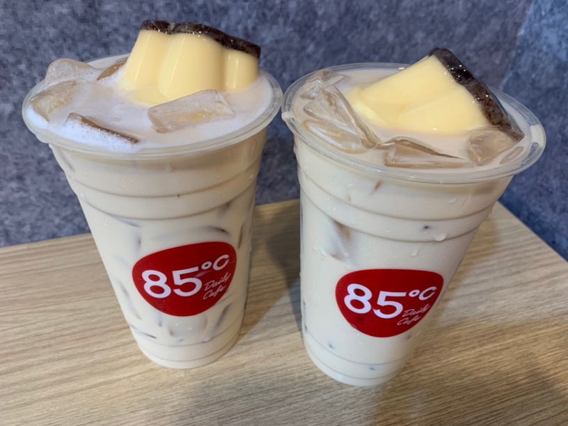 布丁控衝啦!85℃「大杯冰布丁奶茶」限時第二杯10元,僅四天的超狂優惠,各位趕快筆記
