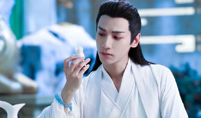 陸劇中身世悲慘的角色3:《香蜜沉沉燼如霜》潤玉 羅雲熙飾演