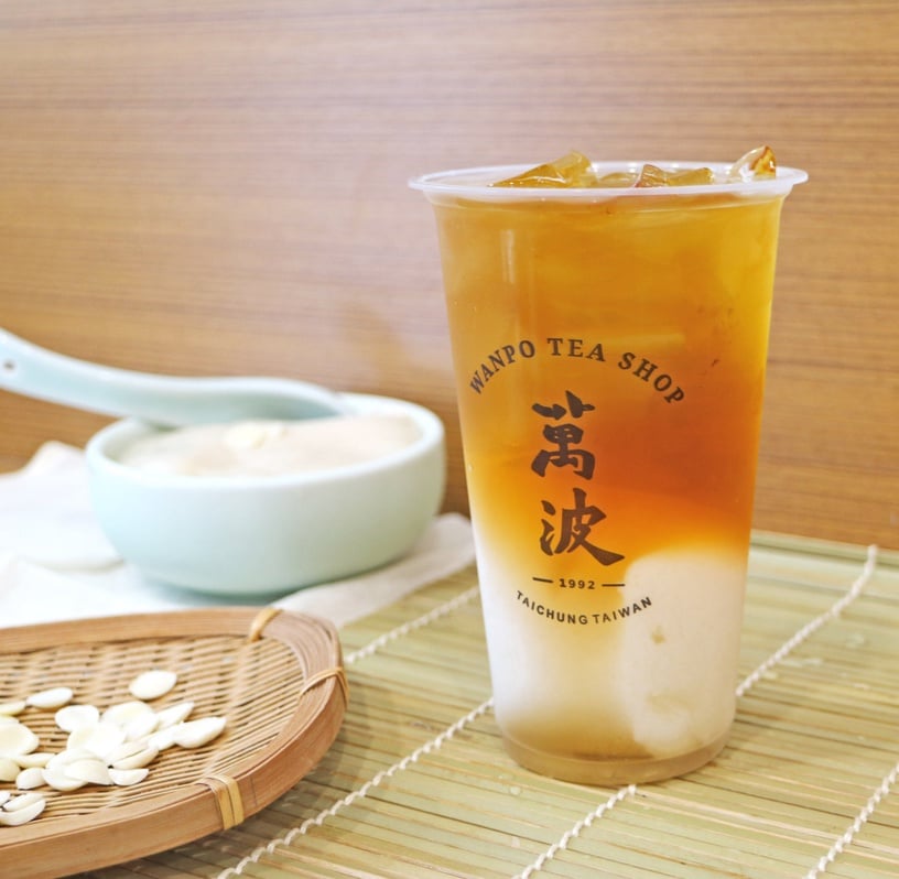 萬波超美新品「杏花雨露」!滑嫩手工杏仁凍&清澈茶湯,餘韻的杏仁香氣太滿足啦~