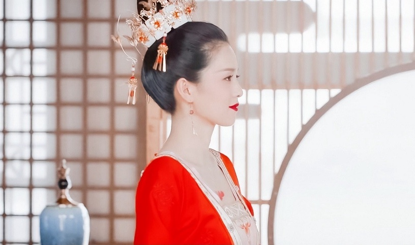 熱播古裝劇「古裝女神」3:白鹿 飾演《九流霸主》龍傲一