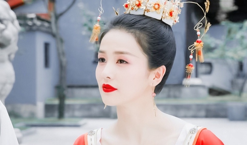熱播古裝劇「古裝女神」3:白鹿 飾演《九流霸主》龍傲一