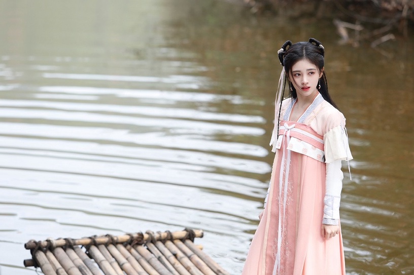 《如意芳霏》古裝女神1:鞠婧禕 飾演 傅容