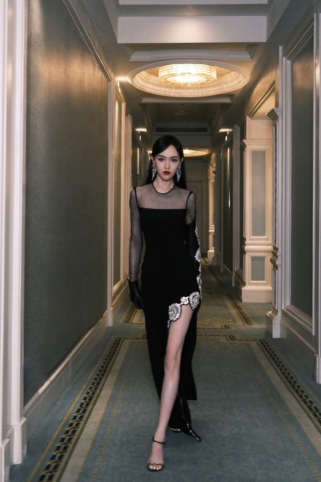 女星紅毯造型2:唐嫣