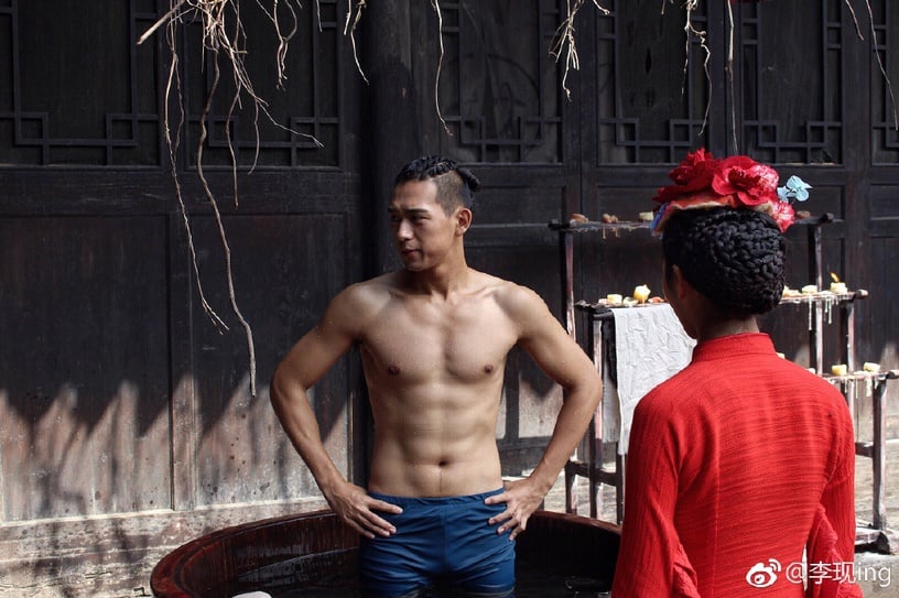 腹肌男星1:李現